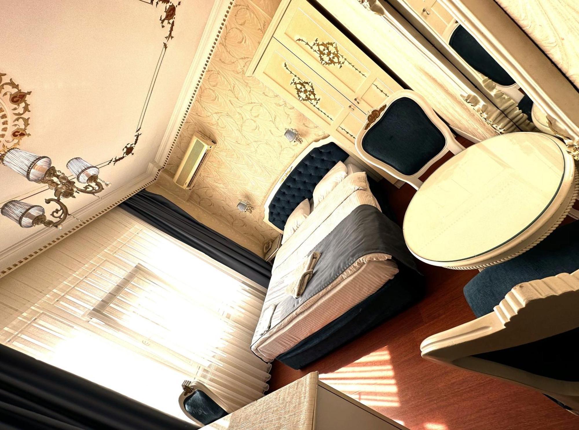 The Istanbul Alyon Hotel Taksim Екстериор снимка